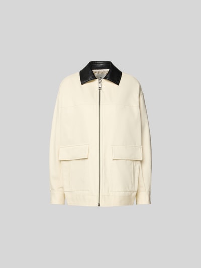 Produktfoto, Relaxed Fit Jacke mit Umlegekragen von Anine Bing aus Reine Baumwolle in Creme mit schwarzem Umlegekragen, AufgesetzteTaschen, Reißverschluss, Rückenlänge 70 cm, Brustweite 59 cm, Ärmellänge 55 cm