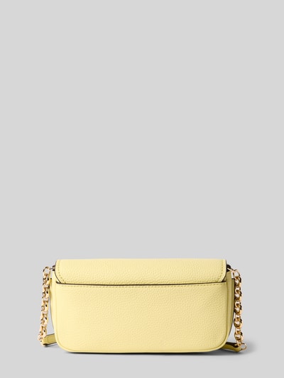 Produktfoto, Umhängetasche mit Label-Detail Modell 'NOLITA' von MICHAEL Michael Kors, gelb, strukturierte Oberfläche, Umschlag mit Druckknopfverschluss, verstellbarer Schultergurt, Szerokość w rozmiarze 1: 21 cm, długość 11 cm, głębokość 7 cm, długość paska 110 cm
