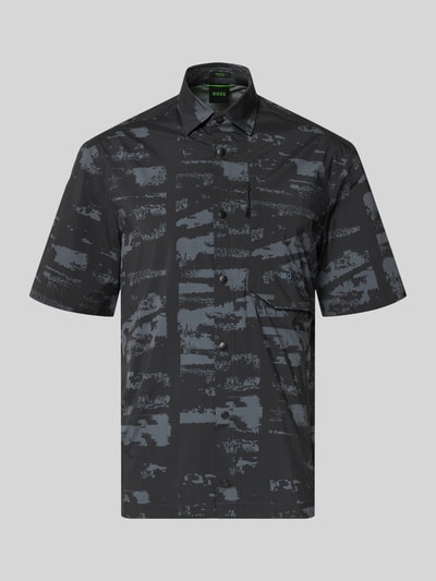 Produktfoto, Relaxed Fit Freizeithemd mit Kentkragen Modell 'ST_GLOBE PRINT S' von BOSS Green, Allover-Muster, kurzarm, Brusttasche, Knopfleiste, Stretch, einreihig.