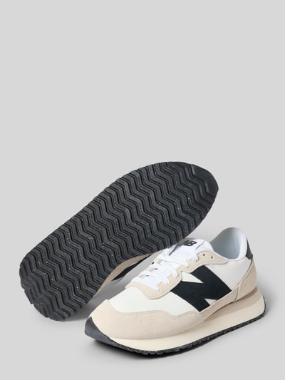 New Balance Sneaker mit Label-Detail Offwhite 4