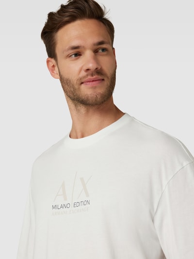 ARMANI EXCHANGE T-shirt o kroju comfort fit z nadrukiem z logo Złamany biały 3