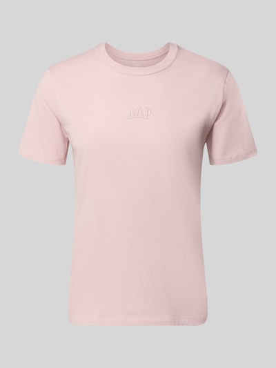 Produktfoto, T-Shirt mit Rundhalsausschnitt und Label-Stitching von GAP in zartem Rosa, Reine Baumwolle, Regular-Fit, Rückenlänge 69 cm.