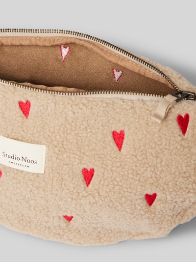 STUDIO NOOS Bauchtasche aus Teddyfell Sand 5