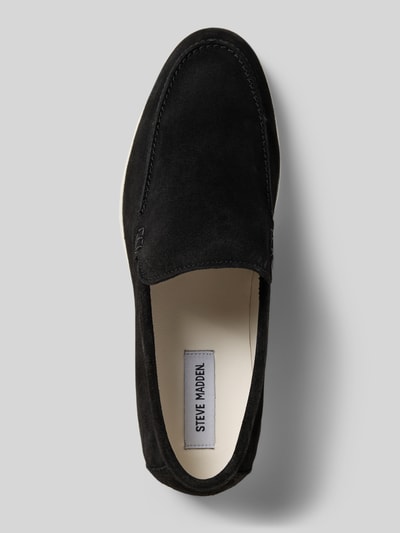 Produktfoto, Loafers aus Leder Modell 'Mayne' von Steve Madden in Schwarz mit abgerundete Spitze und Schlupfform, Echtleder, weiche Textur, Absatzhöhe 2 cm, Schafthöhe 7 cm, Schaftweite 6 cm, Draufsicht.