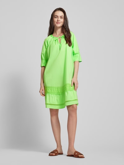 Marc Cain Knielange jurk met V-hals Neon groen - 1
