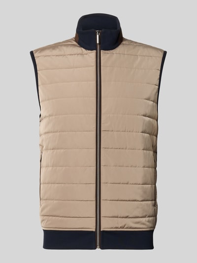 Produktfoto, Steppweste mit Stehkragen und Eingrifftaschen von bugatti aus beigem Baumwoll-Mix, gerader Schnitt, Reißverschluss, gerippter Saum, schlichte Oberfläche