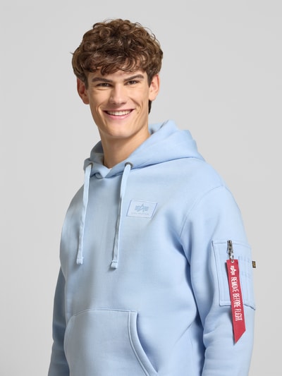 Alpha Industries Regular fit hoodie met logopatch Lichtblauw - 3