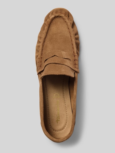 Produktfoto, Loafer aus echtem Leder von Tamaris in Braun mit Lederoptik, abgerundete Schuhspitze, flache Absatzform, Logo-Prägung, Schlupf/offen, strukturierte Sohle, Nubuk Materialverarbeitung
