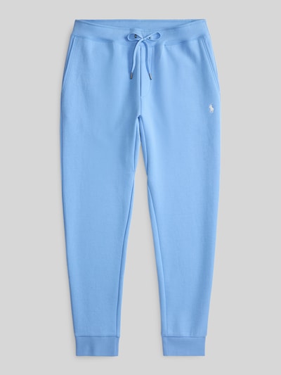 Produktfoto, Tapered Sweatshorts aus Baumwoll-Mix von Polo Ralph Lauren in Hellblau, Optik: Unifarben, seitliche Eingrifftaschen, Gesäßtasche, Logo-Stitching, Tunnelzug, Bundabschluss: elastisch, Materialverarbeitung: Sweat, Material: Baumwoll-Mix.
