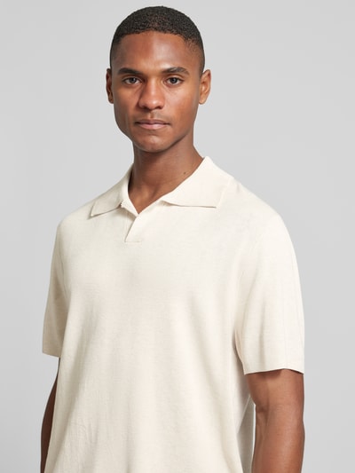 Mango Regular Fit Poloshirt mit V-Ausschnitt Offwhite 3