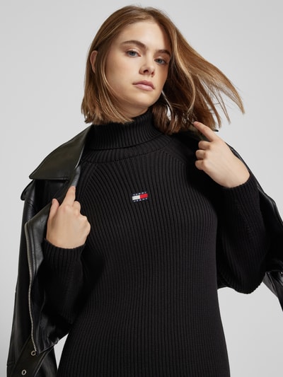 Tommy Jeans Sukienka z dzianiny z golfem i naszywką z logo Czarny 3