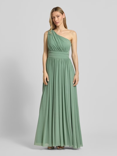 Frauenmodel trägt Maxikleid im One-Shoulder-Look mit Taillenband von TROYDEN COLLECTION, Chiffon, Taillierter Schnitt, Ganzkörperansicht von vorne.