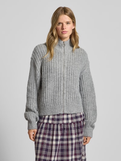 Review Strickjacke mit Stehkragen und Reißverschluss Hellgrau Melange 4