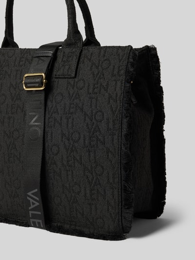 Produktfoto, schwarze Handtasche mit Label-Stitchings Modell 'SHYLA' von VALENTINO BAGS, kurze Tragegriffe, Fransen, strukturierte Oberfläche