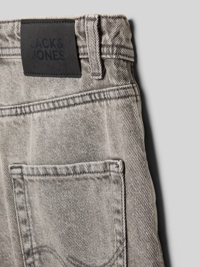 Productfoto, Baggy Fit Jeansshorts met steekzakken model 'ALEX' van Jack & Jones, puur katoen, kinder, grijs, textuur van denim, context: bandwijdte bij maat 140 35 cm, binnenbeenlengte 20 cm
