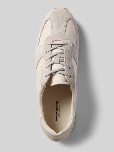 Produktfoto, cremefarbener Low Top Sneaker aus Rindsleder-Textil-Mix Modell 'YASMIN' von Vagabond, runde Spitze, strukturierte Sohle