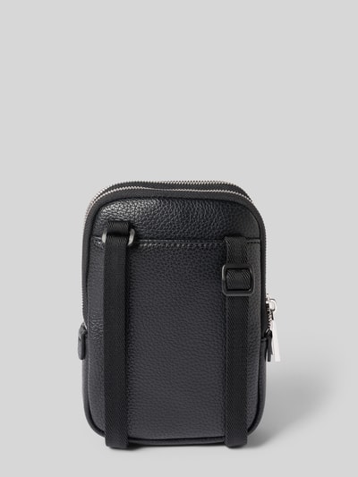 Produktfoto, schwarze Umhängetasche in Leder-Optik Modell 'Ray EVO_Phone Holder' von BOSS, strukturierte Oberfläche, Herren Umhängetasche