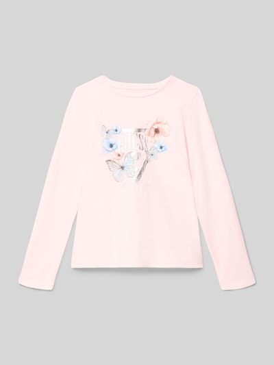 Produktfoto, Longsleeve mit Label-Print von Guess in Rosa aus Baumwoll-Elasthan-Mix, Regular-Fit, Rundhalsausschnitt, Rückenlänge 42 cm in Größe 116, florale Details und Schmetterlingsmuster auf der Vorderseite.