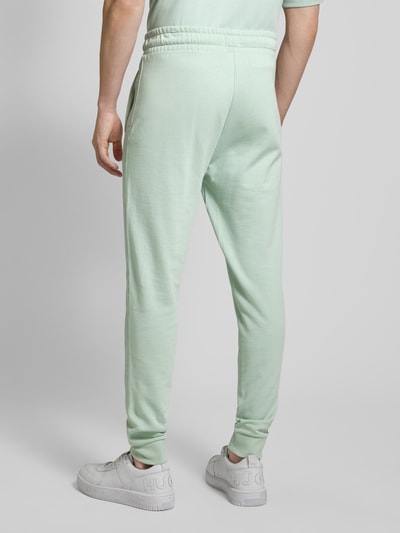 HUGO Regular Fit Sweatpants mit Label-Stitching Mint 5
