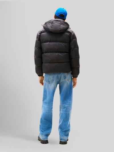 Tommy Jeans Relaxed Fit Daunenjacke mit Kapuze Black 5