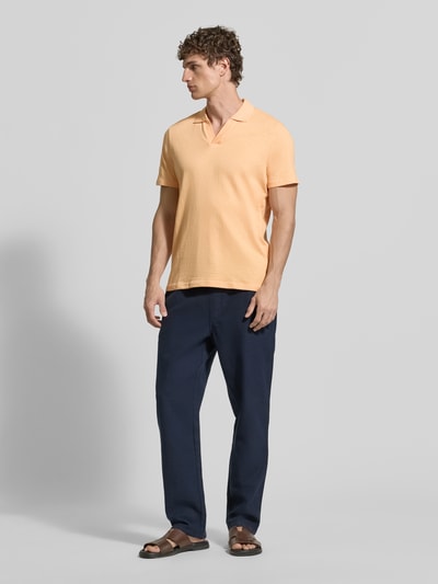 MCNEAL Slim Fit Poloshirt mit V-Ausschnitt Lachs 1