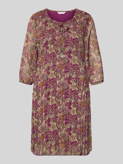 Produktfoto, Knielanges Kleid mit Schlüssellochausschnitt von ZABAIONE, Falten-Optik in Lila und Beige, Relaxed Fit, 1/2-Arm, Detailansicht