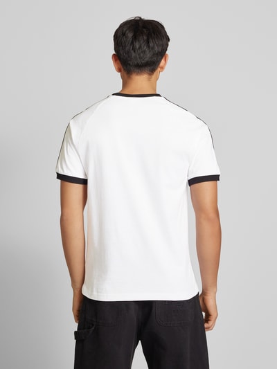 adidas Originals T Shirt mit Label Stitching weiss online kaufen