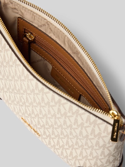 Produktfoto, Handtasche mit Allover-Logo-Print Modell 'Murphy' von MICHAEL Michael Kors, beż z brązem, złoty zamek, kontekst: damska torebka, główna komora na zamek, wąski pasek na ramię, logo, wewnętrzna kieszeń na zamek, szerokość w rozmiarze 1: 25 cm, długość 15 cm, głębokość 5 cm, długość paska 112 cm