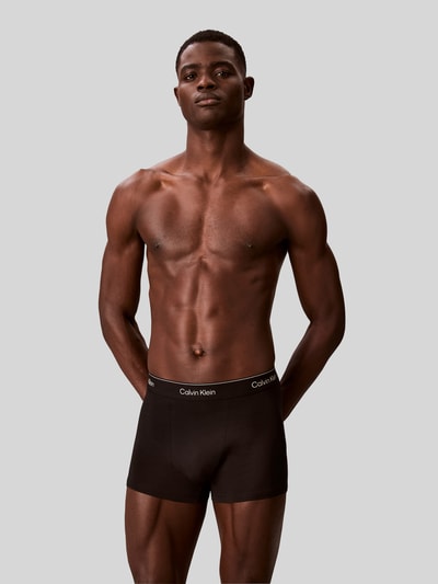 Calvin Klein Underwear obcisłe bokserki o kroju regular fit z mieszanki bawełny w zestawie 3 szt. Czarny 4