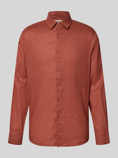 Produktfoto, Slim Fit Poloshirt aus Leinen-Baumwoll-Mix Modell 'RAMIS' von Drykorn in Two-Tone-Machart, rötliche Farbe, glatte Textur, Rückenlänge 80 cm, Schulterbreite 46 cm, Ärmellänge 66 cm bei Größe M