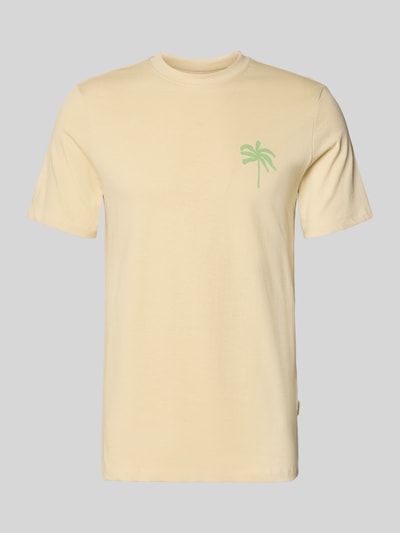 Produktfoto, Herren T-Shirt mit Motiv-Print Modell 'SUN PALMS' von Blend aus Reine Baumwolle, Regular-Fit, Rundhalsausschnitt, Rückseite unifarben, dezenter Palmen-Print vorn, Rückenlänge 73 cm bei Größe M, beige Grundfarbe, glatte Textur.