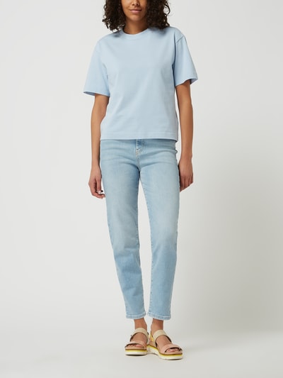 Gina Tricot Mom Fit Jeans mit Stretch-Anteil  Hellblau 1