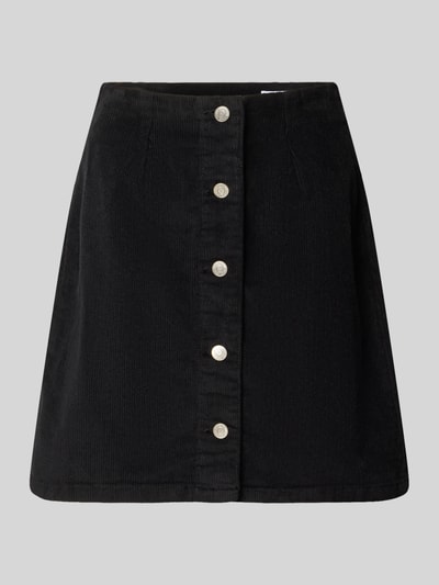 Produktfoto, schwarzer Regular Fit Mini-Rock aus Baumwoll-Mix Modell 'ETTA' von VERO MODA, Damen Mini-Rock von VERO MODA, feine strukturierte Oberfläche, silberfarbene Knöpfe, A-Linien-Form