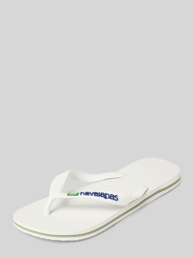 Produktfoto, Slippers mit Logo-Detail Modell 'Brasil' von Havaianas in Weiß mit abgerundeter Passform, offene Ferse, strukturierte Oberfläche, Absatzhöhe 2 cm, Schaftweite 7 cm, Markenlogo seitlich, Damenschuh