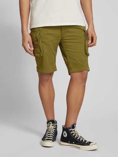 Alpha Industries Regular Fit Cargoshorts mit Label-Stitching Modell 'CREW SHORT' Oliv 4