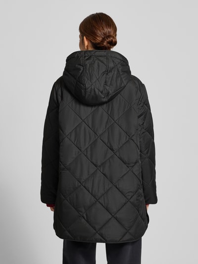 Vero Moda Płaszcz pikowany krótki z kapturem model ‘MILLIE TESSA’ Czarny 5