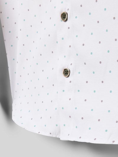 Produktfoto, weißes Hemd mit Knopfleiste von G.O.L. aus Baumwoll-Mix, kleine blaue und graue Punkte, Regular Fit, Detailaufnahme.