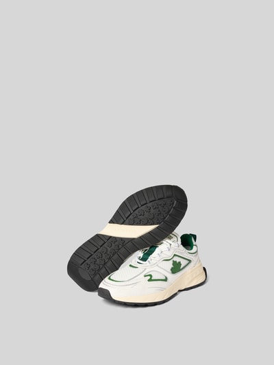 Produktfoto, Sneaker mit Schnürverschluss von Dsquared2 aus Weiß und Grün, Label-Detail, Struktursohle, abgerundete Spitze, Absatzhöhe 5 cm, Schafthöhe 6 cm, Größe 44.
