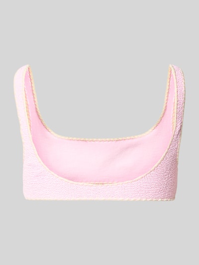 Produktfoto, Bikini-Top mit Strukturmuster Modell 'NAIMA' von MC2 Saint Barth in zartem Rosa, Material-Mix mit Stretch-Anteil, Bralette Fit, tiefer Rundhalsausschnitt.