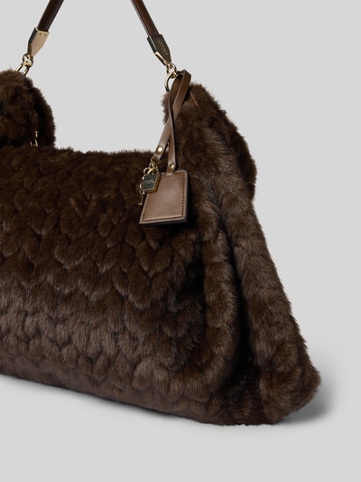 Produktfoto, Hobo Bag aus Kunstfell von Liu Jo White in Braun mit Strukturmuster, schmalem Schulterriemen und Zier-Anhänger, Hauptfach mit Reißverschluss, Damenaccessoire