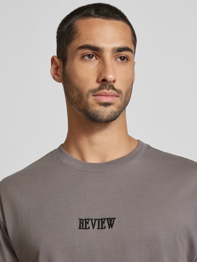 REVIEW T-Shirt mit Label-Print Dunkelgrau 3