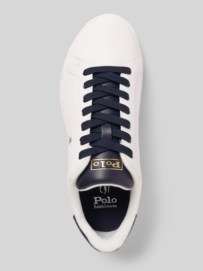 Produktfoto, Low Top Sneaker aus echtem Leder Modell 'HERITAGE COURT II' von Polo Ralph Lauren, unifarbenes Glattleder, flache Sohle, strukturierte Oberfläche, Label-Prägung, Logo-Print, abgerundete Schuhspitze, Schnürung