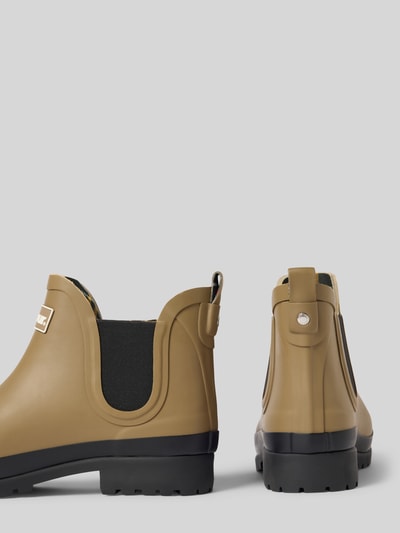 Productfoto, laars met label in reliëf model 'Mallow Chelsea Welly' van Barbour, Dames laars/boots in lichtbruin met zwarte zool
