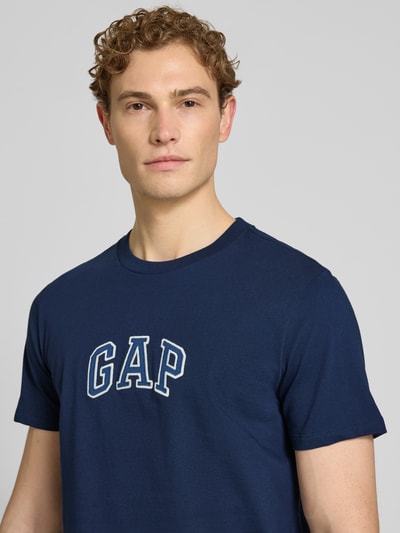 GAP T-Shirt mit Logo-Patch und Rundhalsausschnitt Marine 3