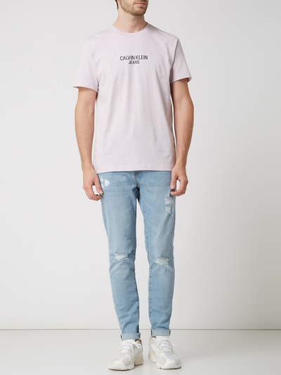 Calvin Klein Jeans T-shirt z bawełny bio  Jasnofioletowy 1