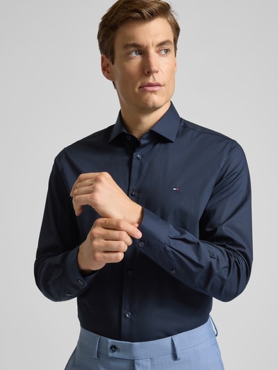 Tommy Hilfiger Tailored Slim Fit Businesshemd mit Kentkragen Marine 3