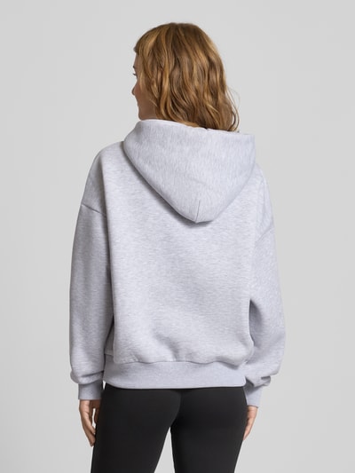 Review Bluza z kapturem o kroju oversized z nadrukiem z logo Jasnoszary melanż 5