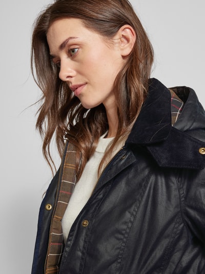 Barbour Jacke mit Kapuze und Pattentaschen Modell 'BOWER WAX' Marine 3