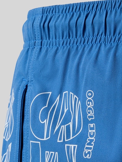 Productfoto, blauwe heren zwembroek met labelprint, regular fit, elastische band, model 'MAUI WAVE' van Jack & Jones