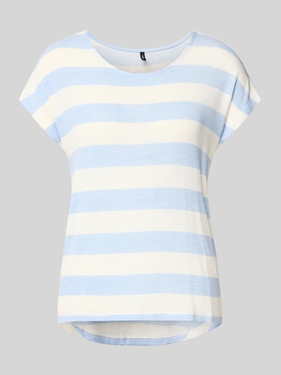 Produktfoto, Boxy Fit T-Shirt aus Viskose-Mix Modell 'WIDE STRIPE' von Vero Moda, Damen T-Shirt im Streifenmuster, Optik:Allover-Muster, Passform:Boxy-Fit, Rundhals, Ärmelform:Kurzarm, Rumpfabschluss:Asymmetrisch, Materialverarbeitung:Feinstrick, Material:Viskose-Mix, helle Blau-Weiß-Töne mit weicher Textur.